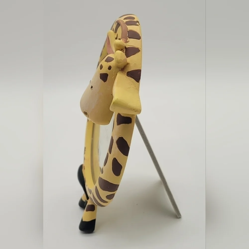 Home Trends Heirloom Giraffe Picture Frame​​​